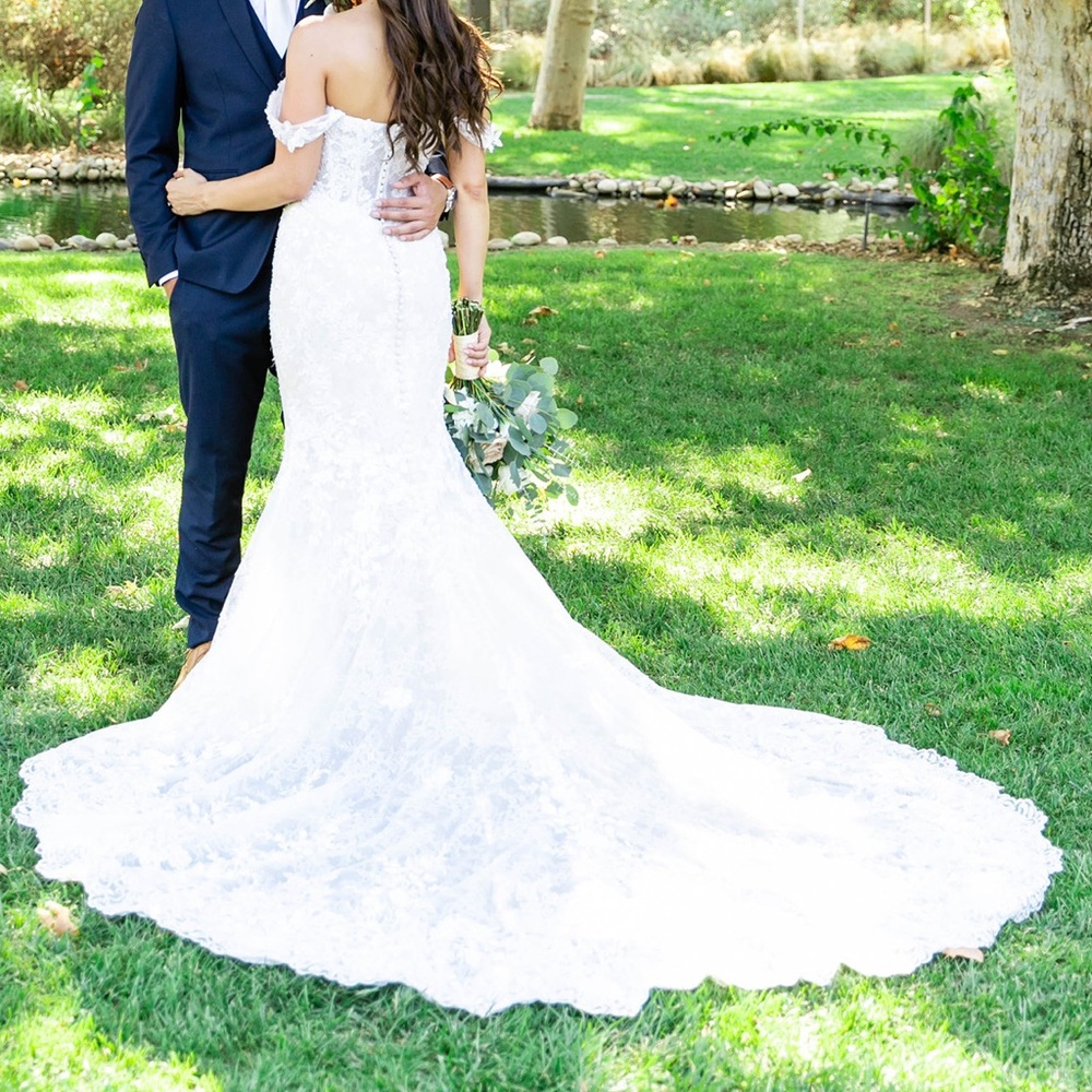 Wedding dress